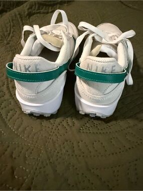 Nike Kids White Sneakers with Teal Strap